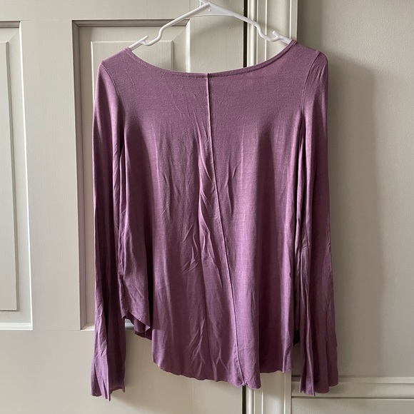 American Eagle Soft and Sexy Bell Sleeve Tee - Picture 5 of 6